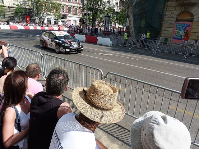F1赛车心理课：如何在关键时刻稳住（职业联赛视角）
